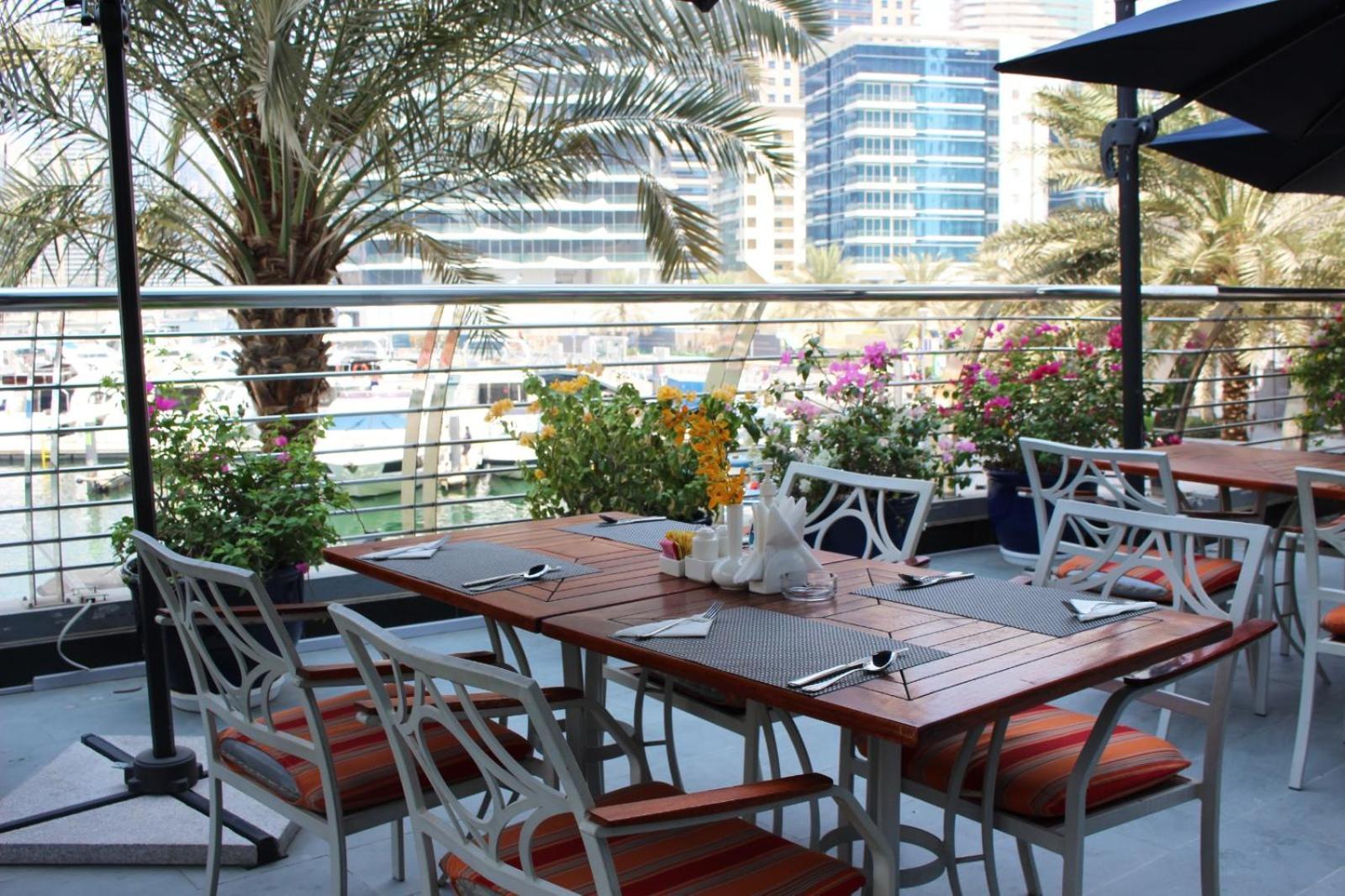 Signature Hotel Apartments And Spa Dubai Exterior photo